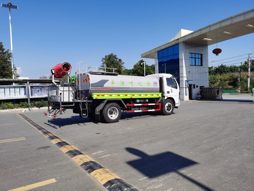 D7.F7系列8.75方綠化噴灑車(chē)