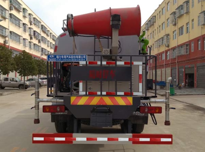 東風(fēng)專(zhuān)底系列13.31方綠化噴灑車(chē)