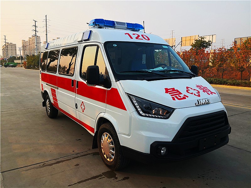 江鈴特順長(zhǎng)軸中頂柴油版救護(hù)車(chē)